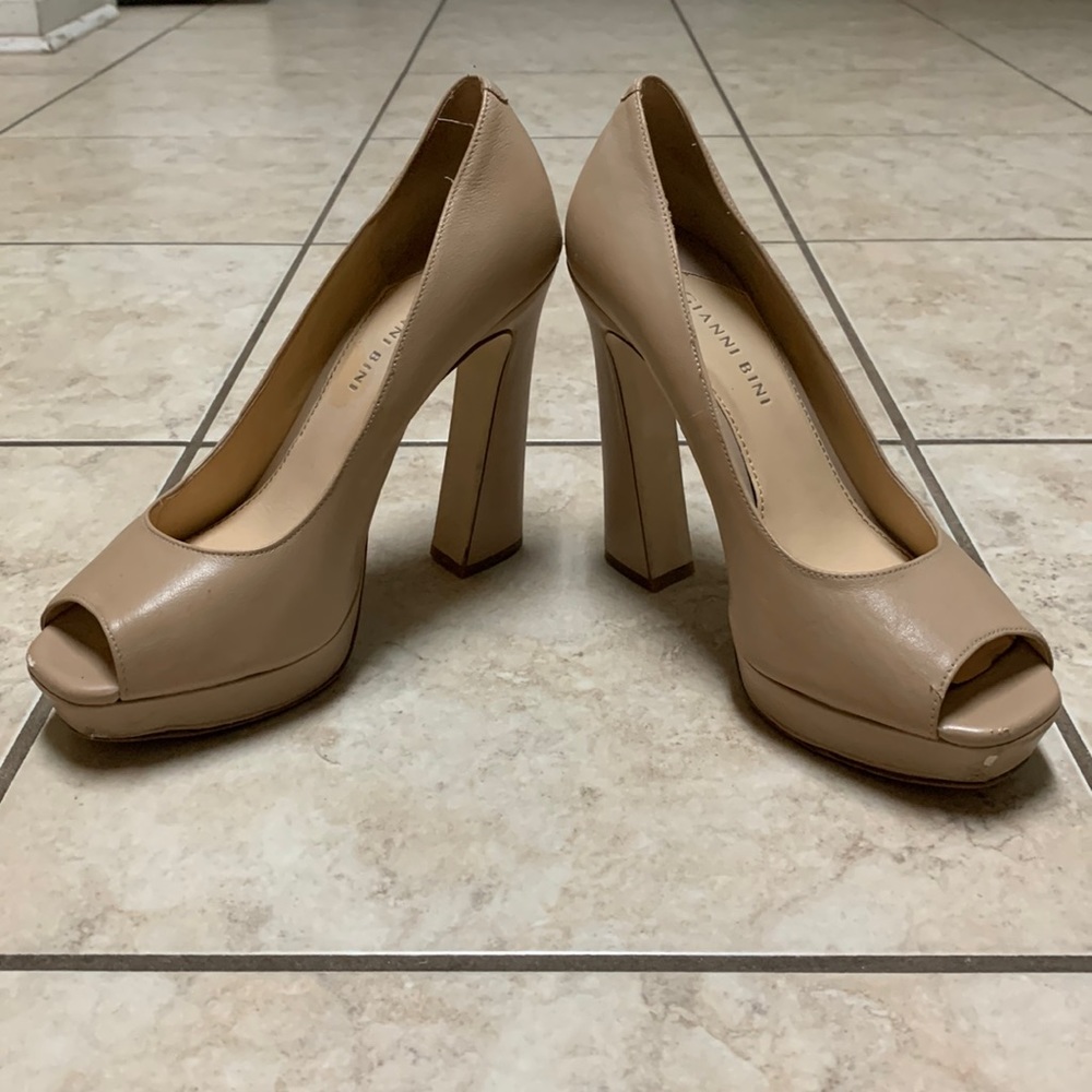 Gianni Bini Platform Heels